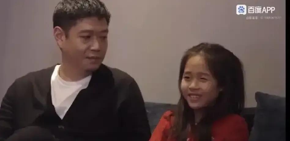 林诗栋被主持人问想不想当世界第一，他一句想都没打磕巴。19岁的小孩，把野心直接