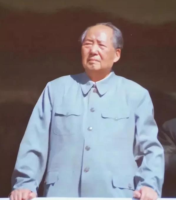陈云曾经说过：中国共产党最大的成就是培养了毛泽东。这话当然是有道理的。毛主席自参