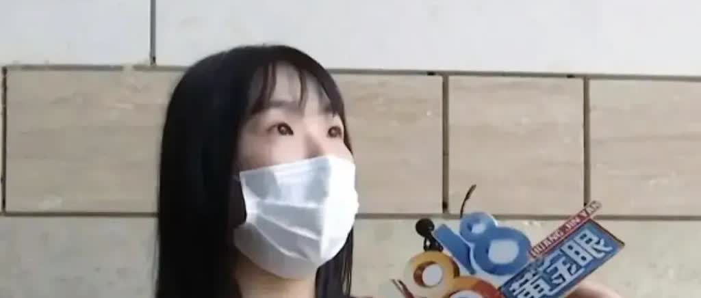 黄女士的遭遇：杭州某饭店吃完饭，接到17个未接电话，没接电话是因为刚考完驾照，心