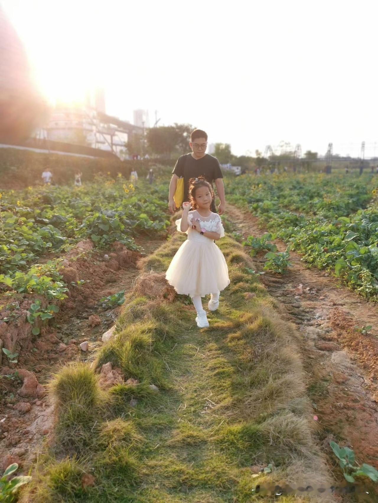 人这辈子最大的报应，可能就是一场错付的婚姻吧。当初揣着满心欢喜嫁的人，最