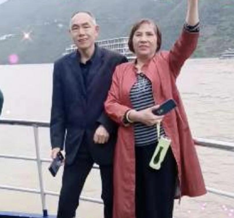 这对夫妻终于想明白了，存着的钱花了，才是自己的。没花掉的钱，留着再多，不一定是自