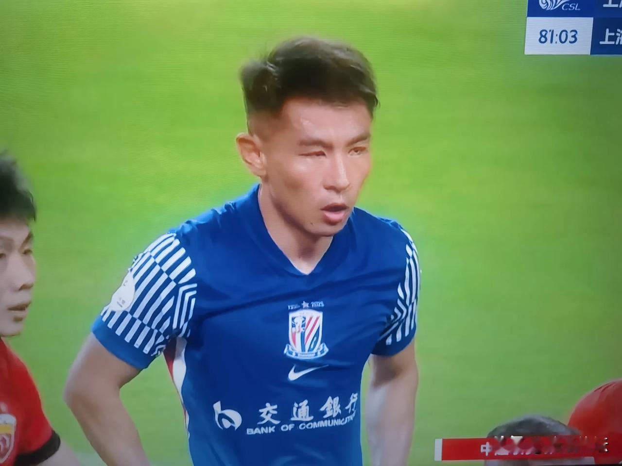 于汉超，真是强！在比分落后的情况下，出现在海港禁区内的，永远是于汉超。