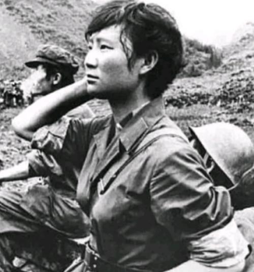 碗口粗的树，他以为能护住自己。结果呢？重机枪子弹直接连人带树，一起贯穿。战场