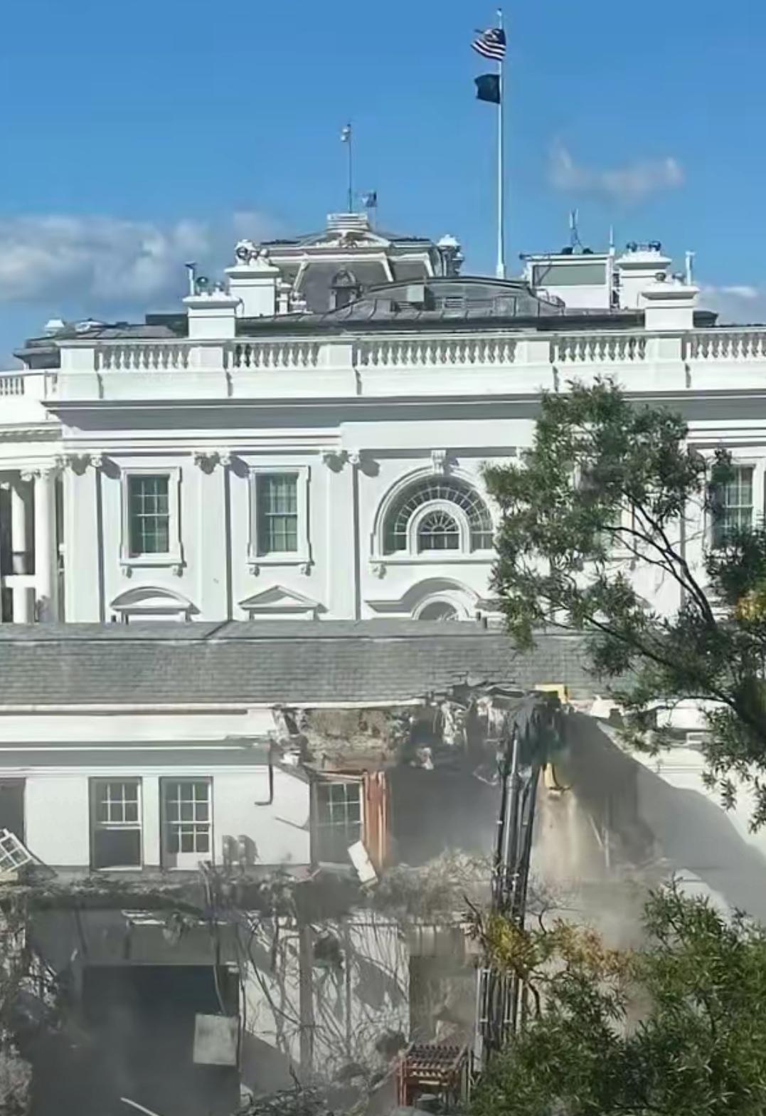 美：看我厉害吧？中：咋地了？美：我要对白宫进行改造呗？中：你们都停摆挺长时