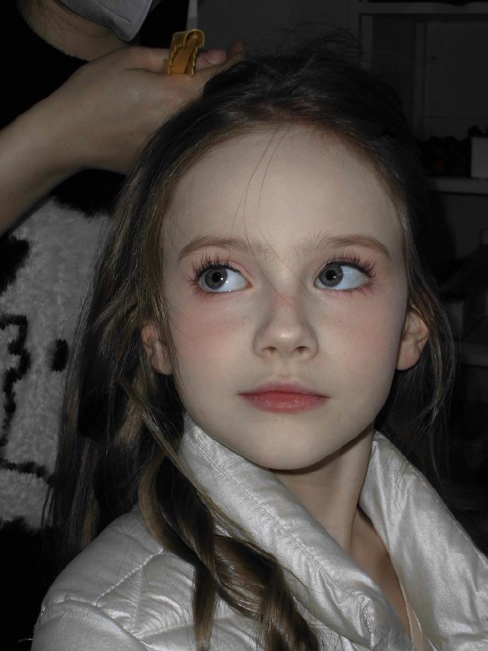 女儿2岁，当她开始看纪录片，脑子真的变快了