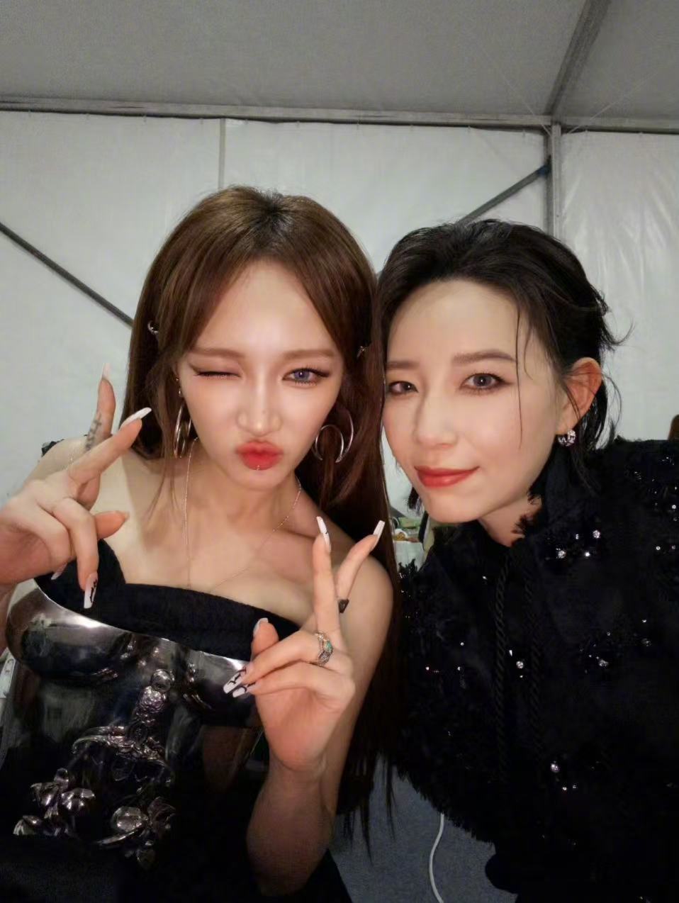 李斯丹妮孟佳浪姐三公帮唱乘风2026乘风2026舞台再放大招，三公解锁师姐帮唱且