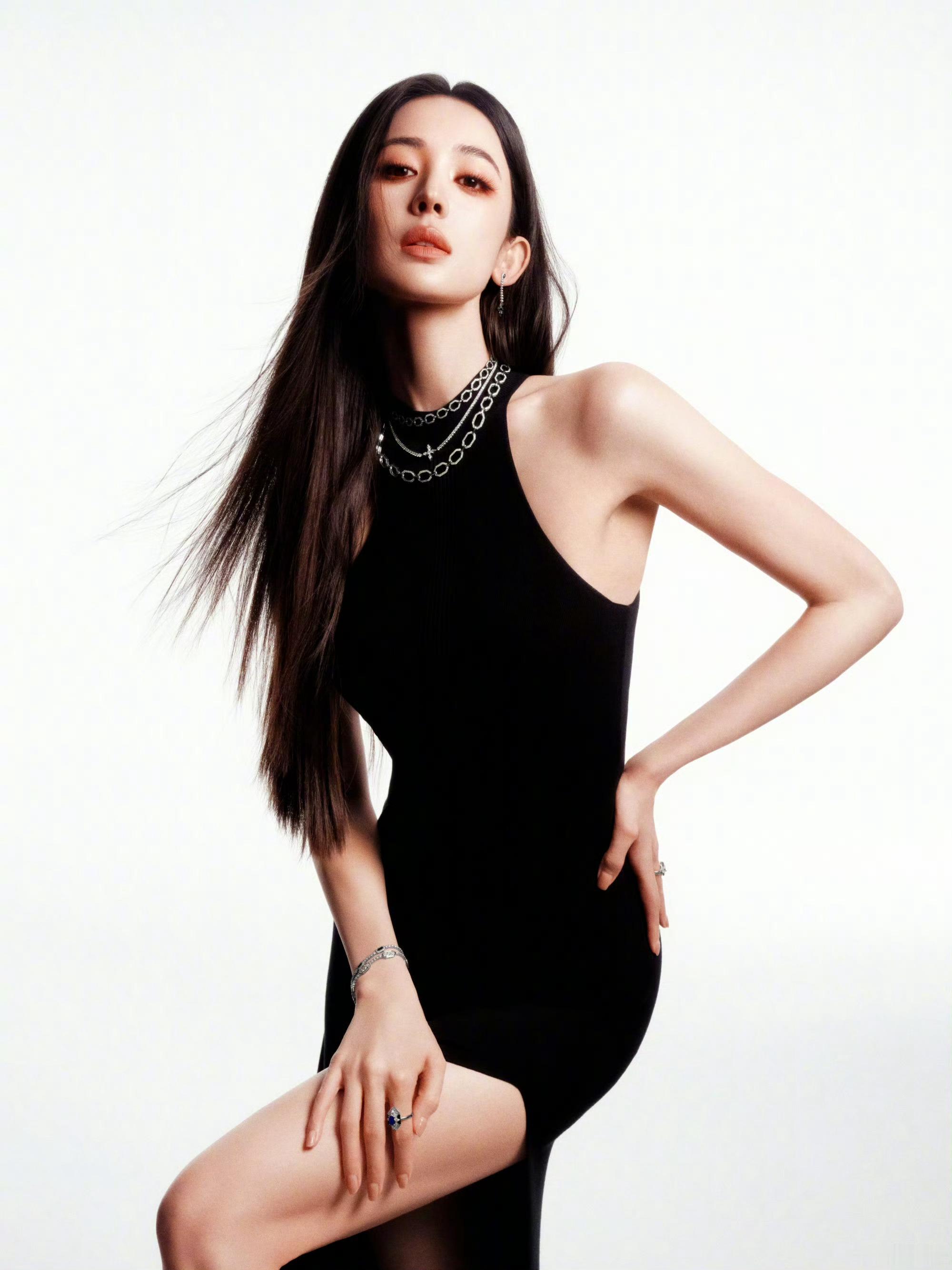 娜扎权威无需解释娜扎CCD权威无需解释娜扎的CCD图真的杀疯了！自带柔光和颗粒