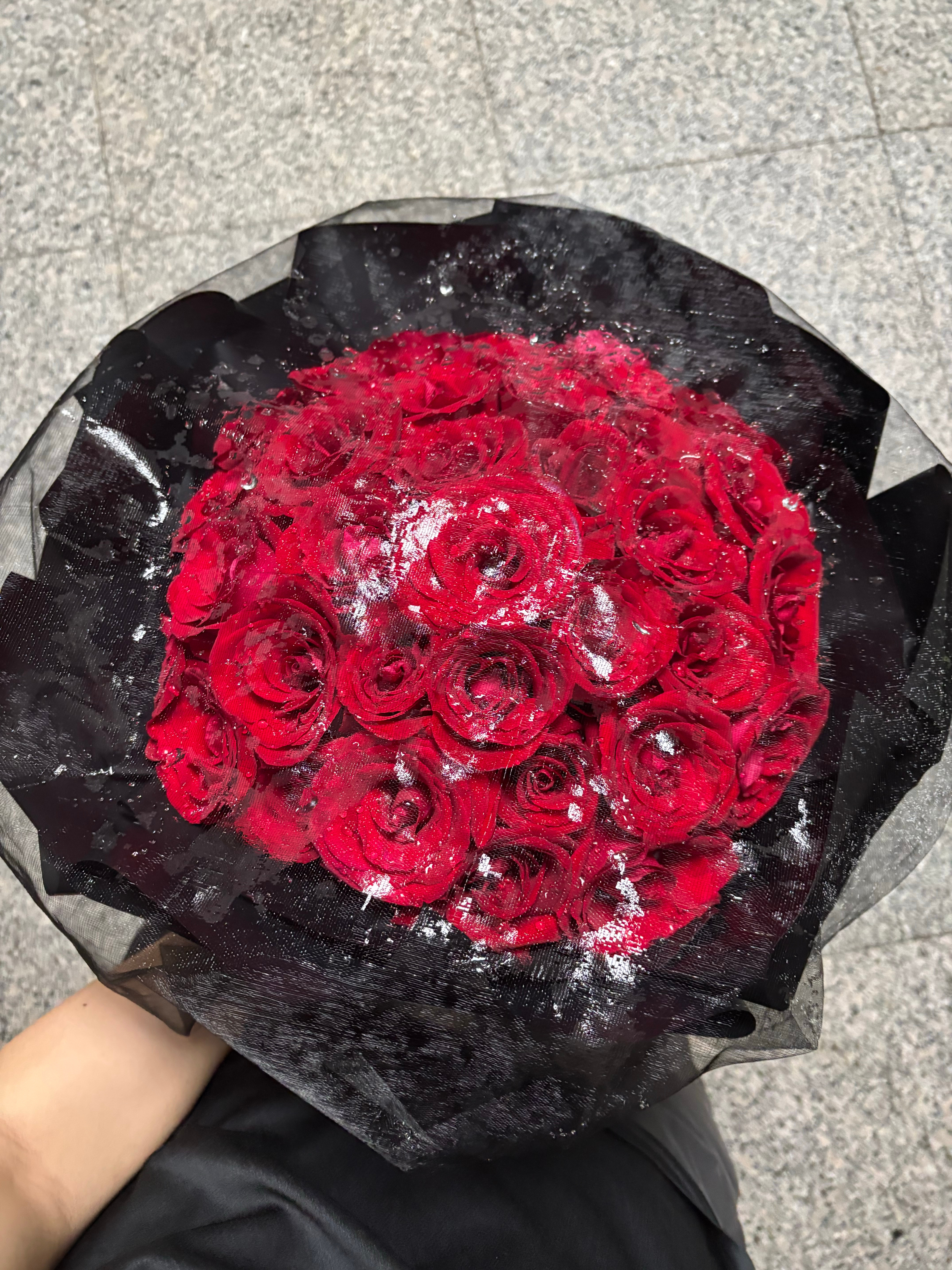 怎么拍都好怪，但是在我手上又特别好看