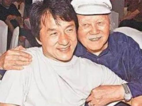 2008年，房道龙弥留之际向成龙吐露家族秘辛：咱家祖上是唐朝房玄龄，故宫