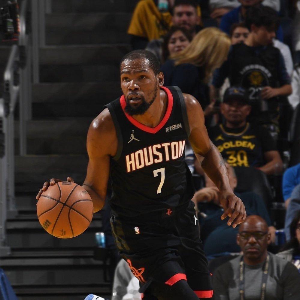 如果杜兰特本赛季没有入选NBA最佳阵容将是对他的不尊重。联盟中出场率最高的大牌球