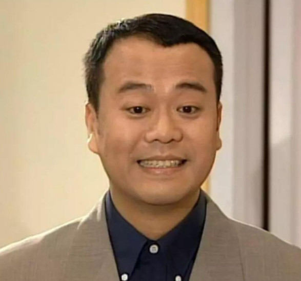 1996年，欧阳震华被女粉丝求婚，三天后便领了结婚证，这个粉丝叫傅洁娴，是第一代