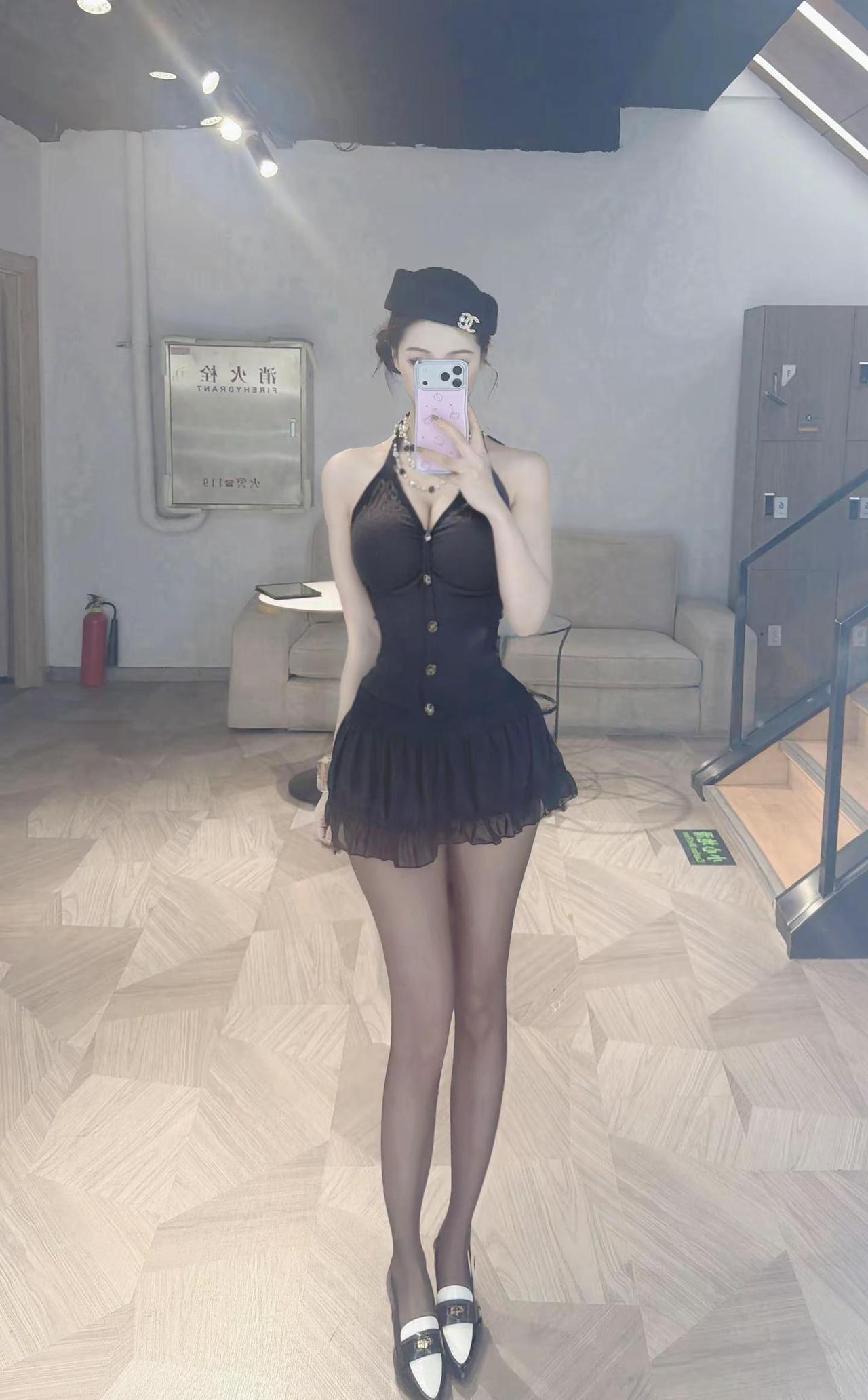 纯欲天花板黑裙甜心御姐黑色裙子御姐辣妹