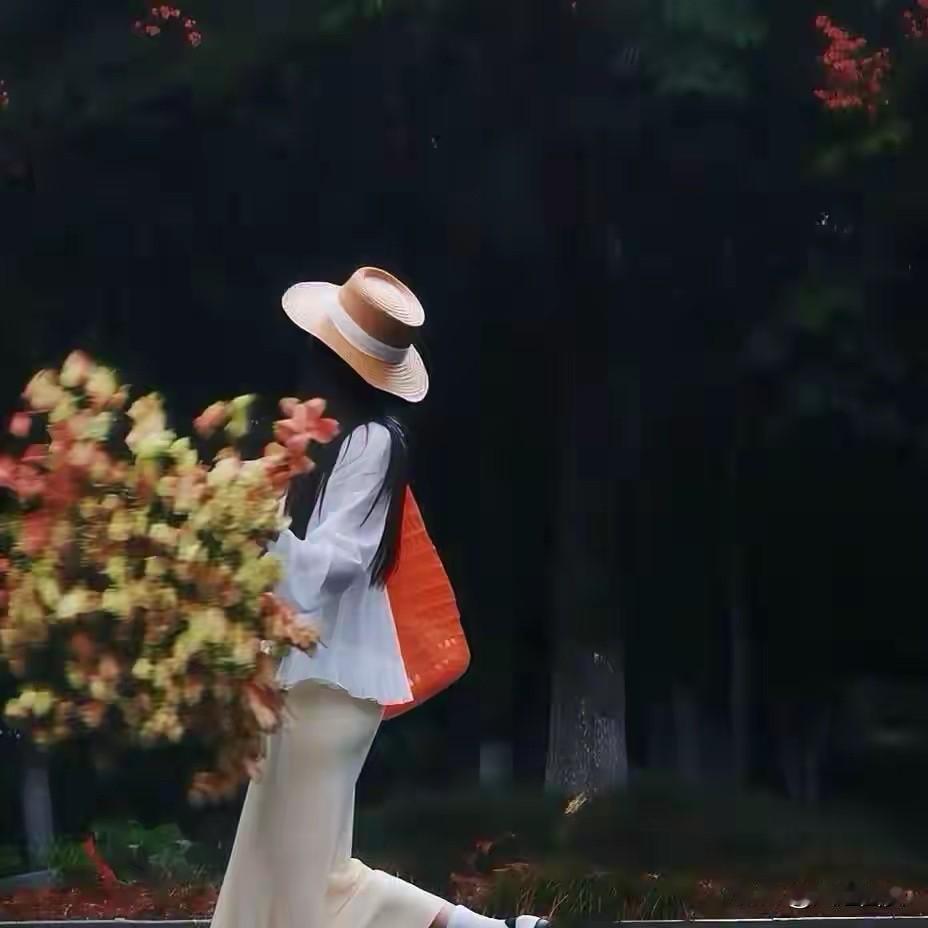 人际关系，必学的三条知识。第一：给别人好处时，要学会：慢慢来。因为：