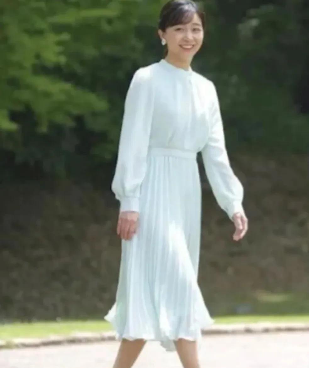 佳子公主突发病倒，取消拜陵本来应该去祖先陵墓上香，宫内厅突然宣布，佳子累病了，