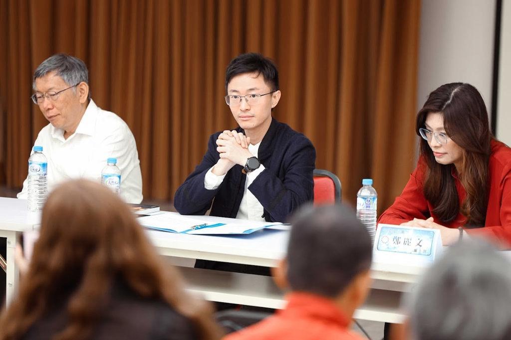 绿委沈伯洋参选台北市长，日前受访透露以军公教身分向银行贷款200万投入选战，被质