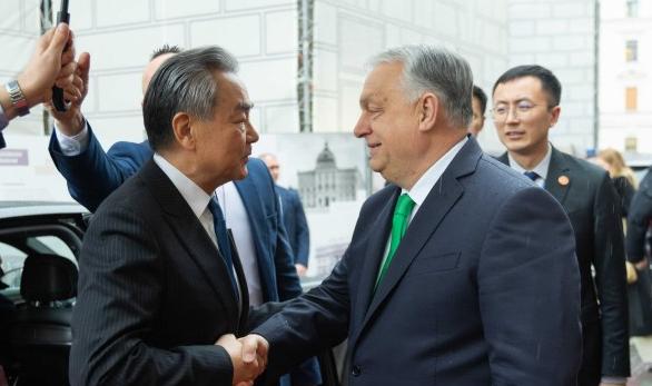 超高规格接待中国！可以说，这一次中国出访匈牙利，获得了前所未有的关注！欧洲不