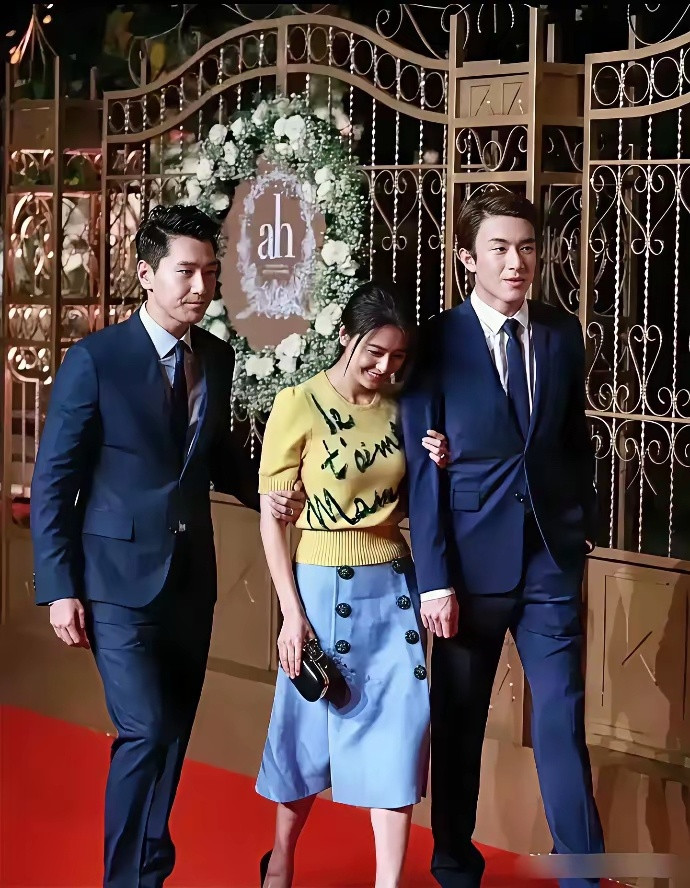 林更新:最烦没有边界感的人妻了!赵又廷:最烦没有边界感的单身狗了!高圆圆:最烦当