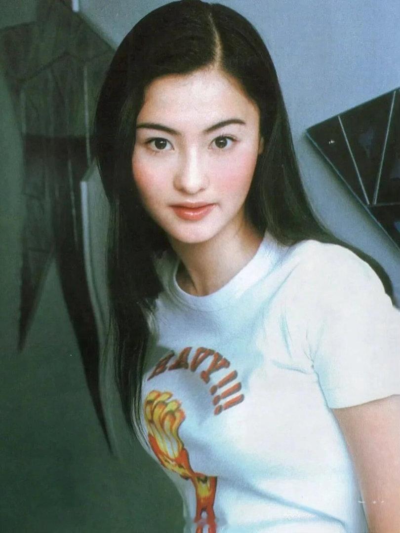 1999年，张柏芝这张脸火到了外网