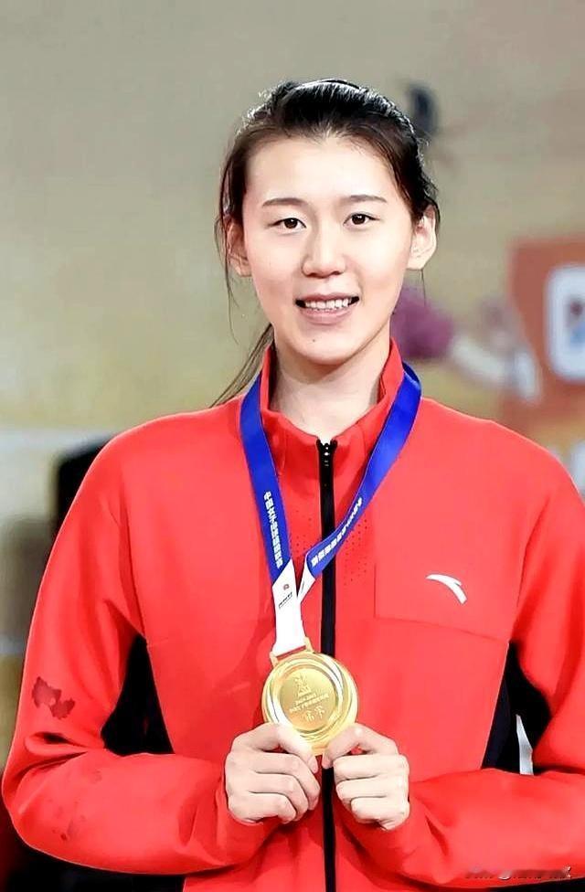 天津女排近期传来几项重要好消息☞1.王艺竹复出在即进攻端补强‌:主力主攻王