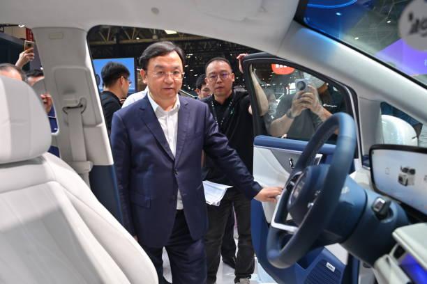 比亚迪昨天悄悄搞了个新动作，没办发布会、没搞灯光秀，连高管讲话都没有，就注册了个