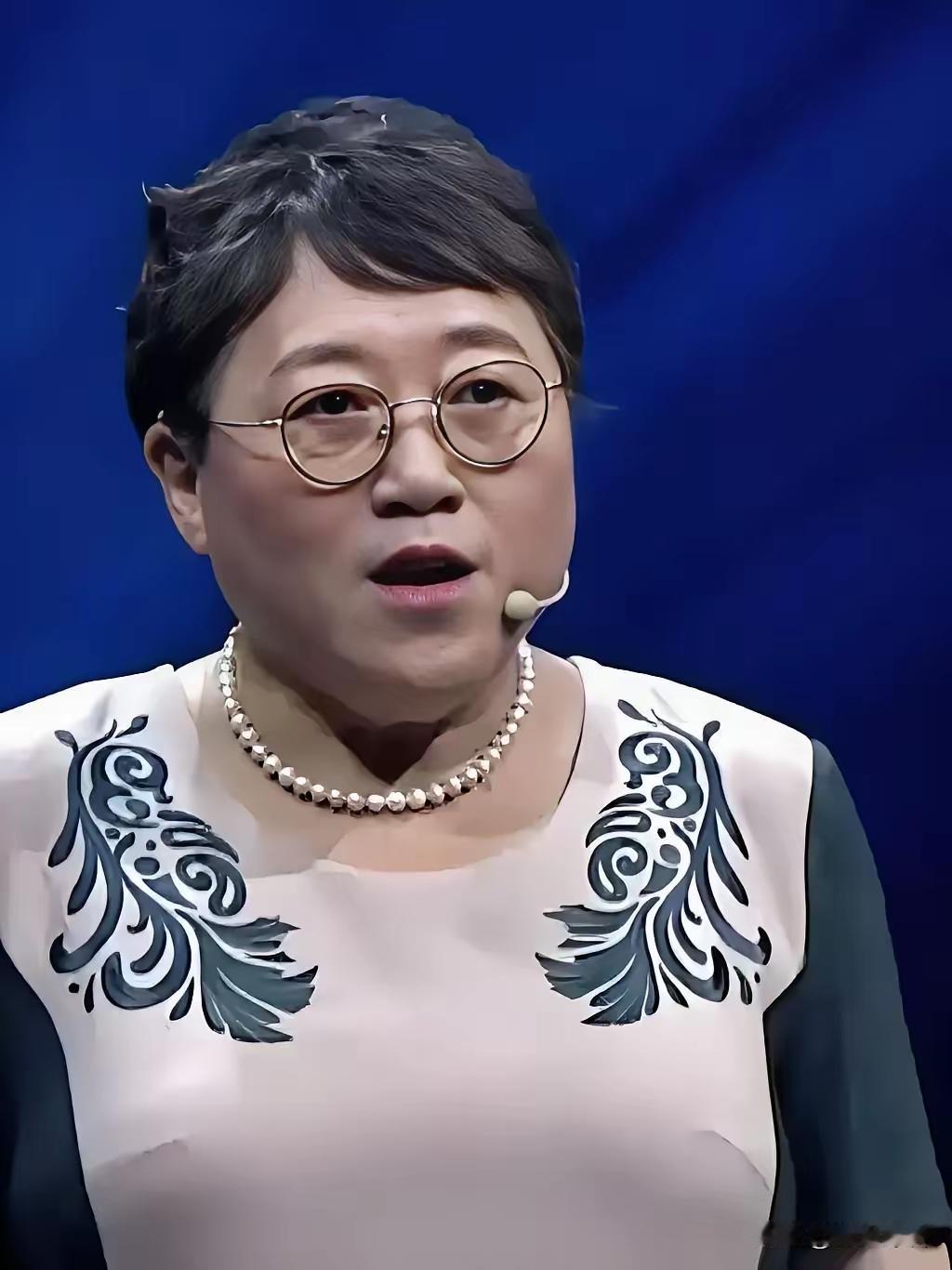 李银河拆解婚姻三要素：睡、吃、聊，缺一不可？网友神评道破千万家庭真相！