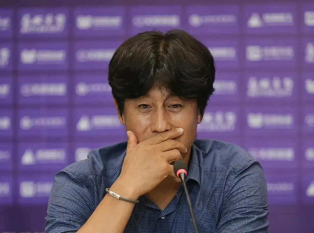 成都蓉城大胜泰超亚军曼谷联，获得亚冠正赛资格，球队从此走上正轨，徐正源的执教能力