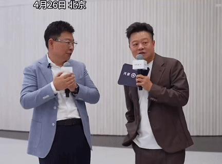 马东北京车展现场买车马东北京车展订车了马东这次在北京车展是真被征服了。跟余承东