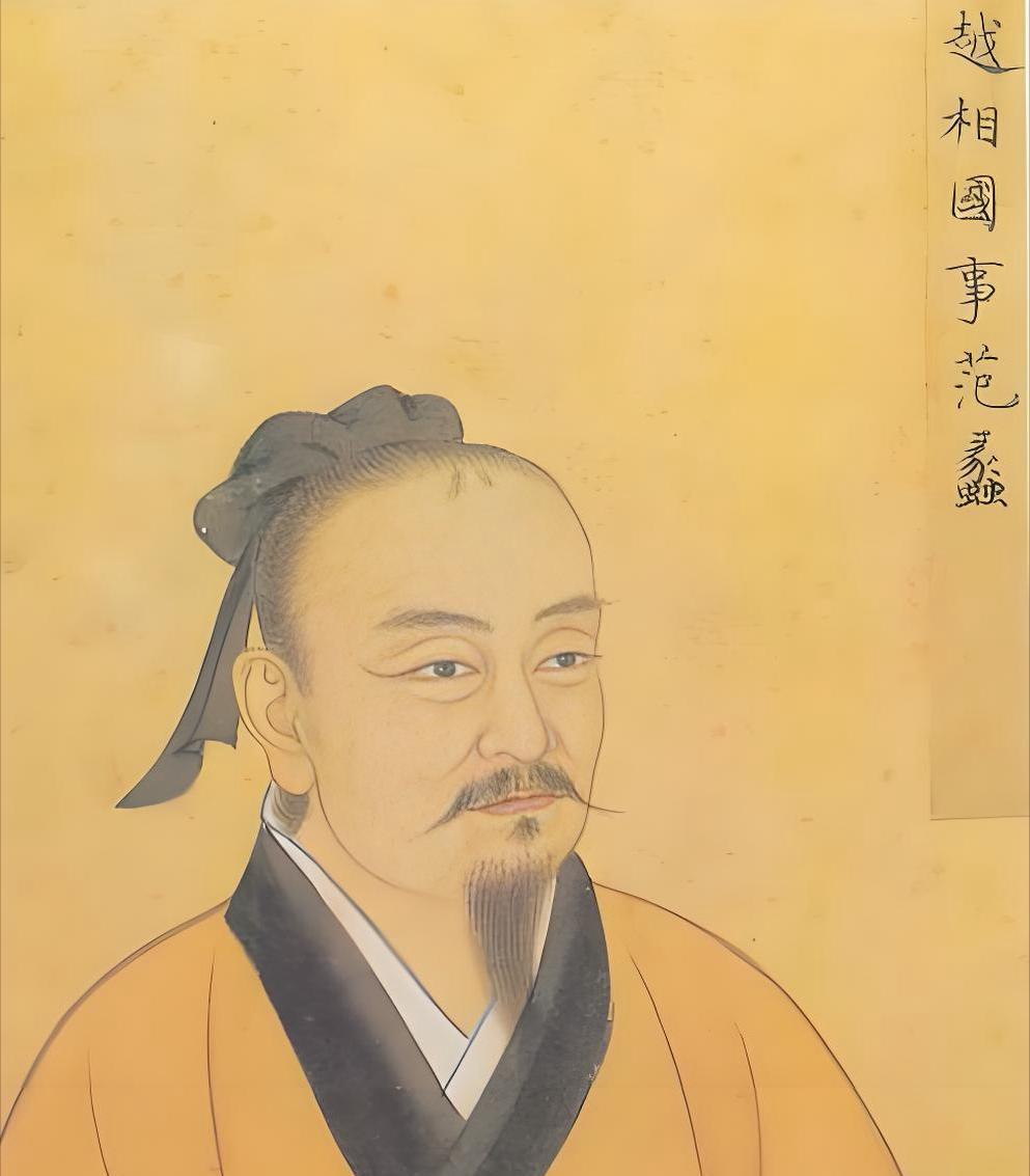 范蠡蹲在鱼塘边观察了整整三年。他发现了一个秘密：养鱼就是养生态，这个道理后来让他