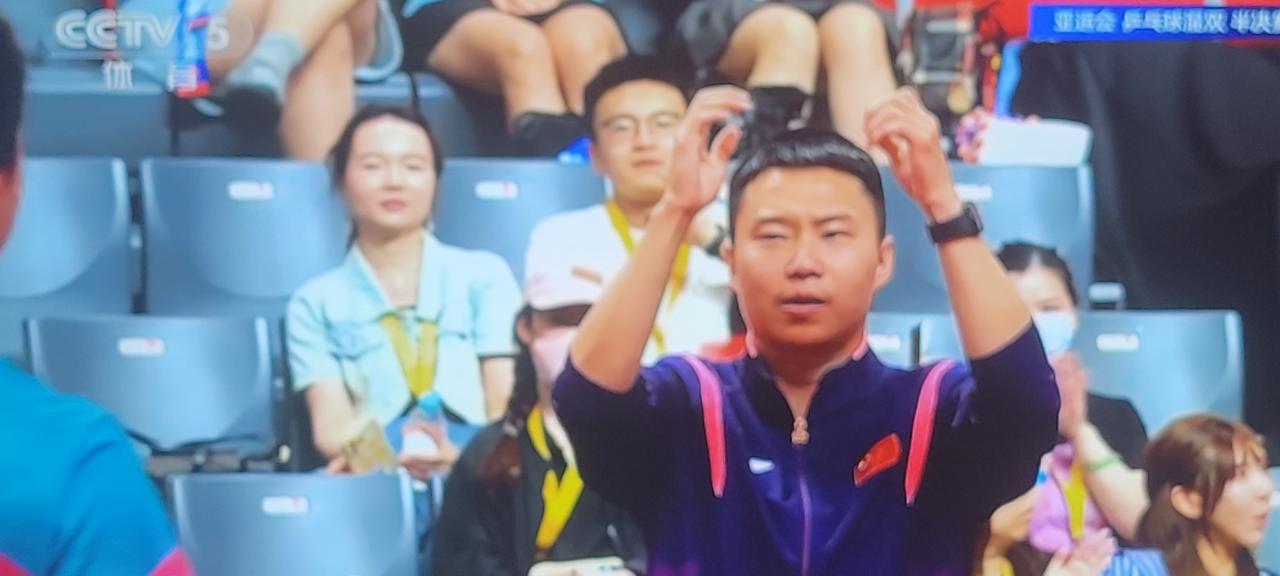 动漫组合4:2战胜林仲勋/申裕斌组合，最激动最开心的不是激战林申组合的动漫俩人，