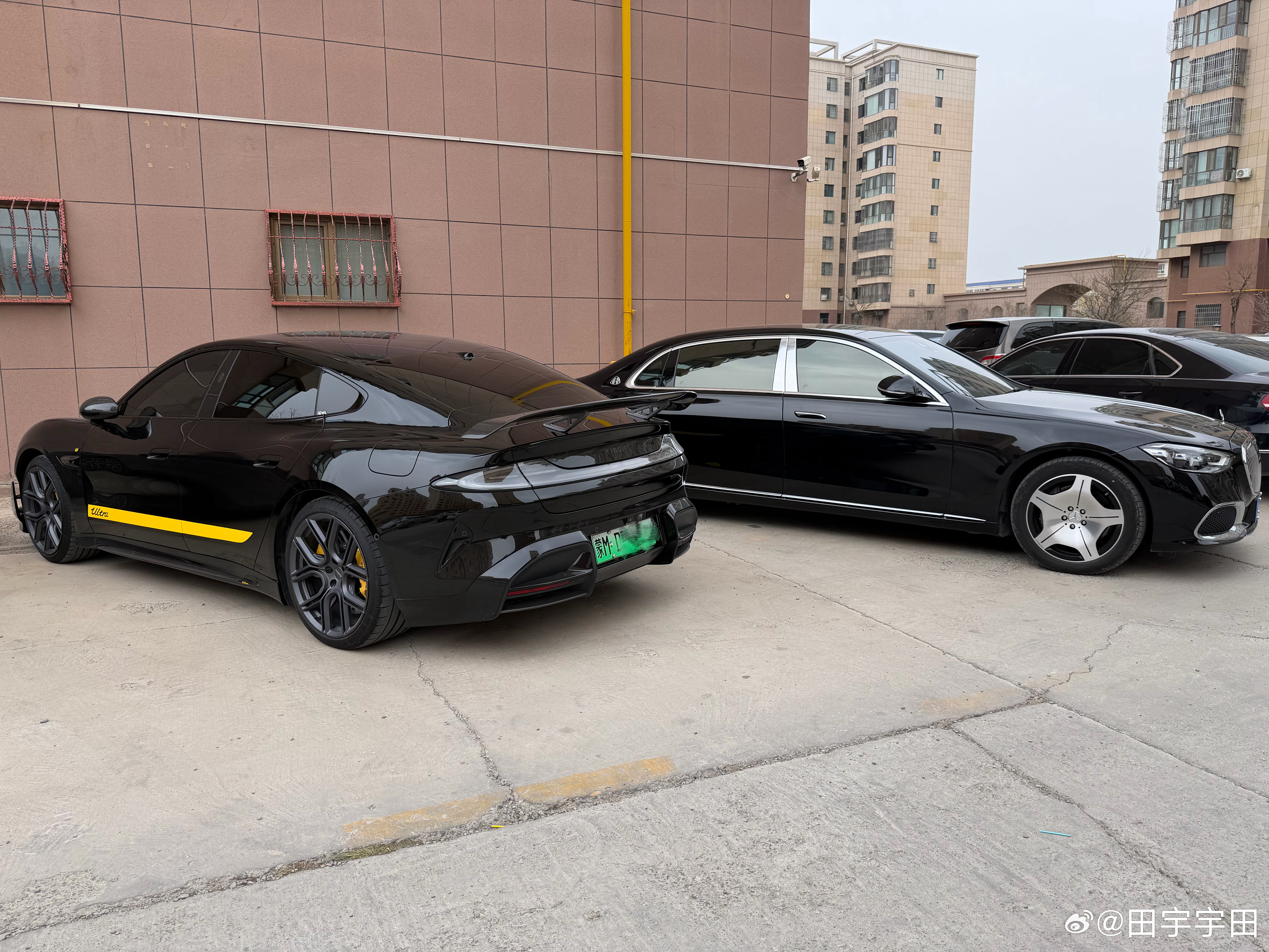 阿拉善这个地方太复杂了内蒙最西边，紧挨新疆盟首府阿拉善左旗常驻人口只有十多万但是