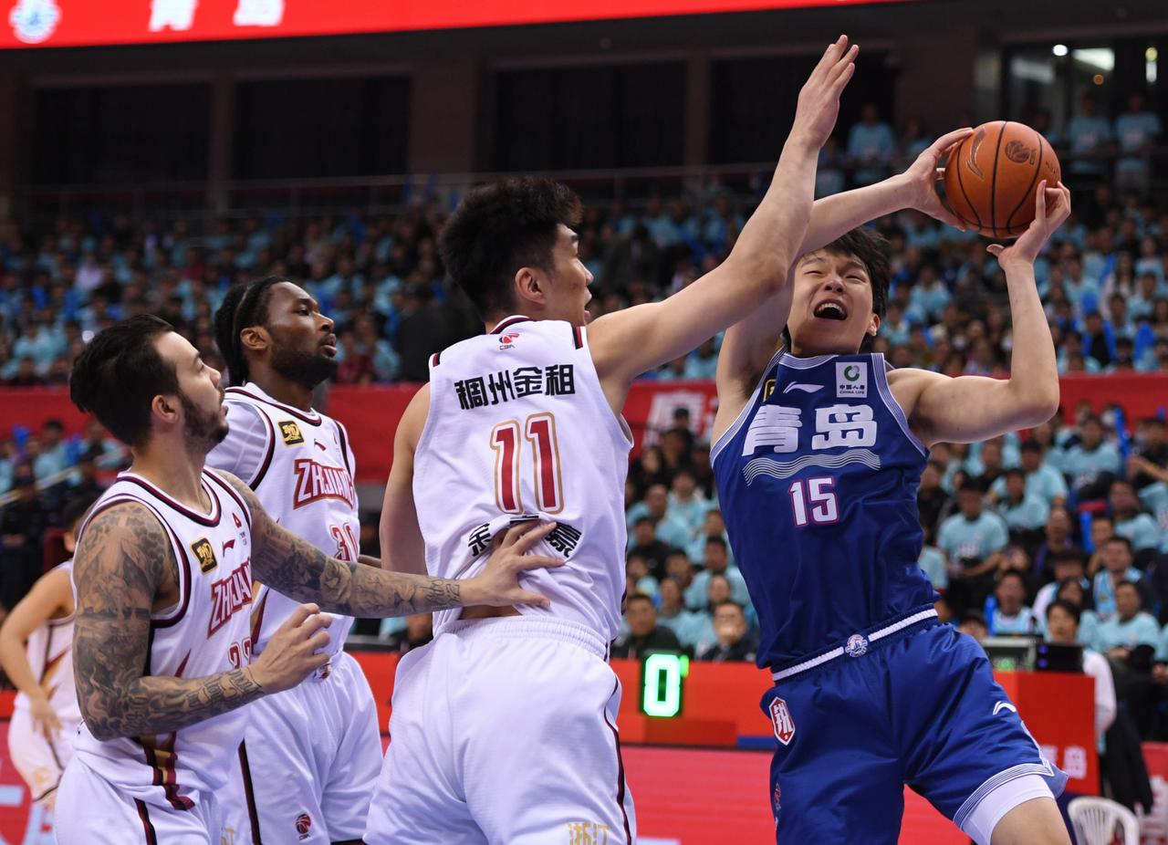 解密：为何余嘉豪与浙江队签订4年B类合同？相信这也成为所有球迷都想揭秘的一个真相