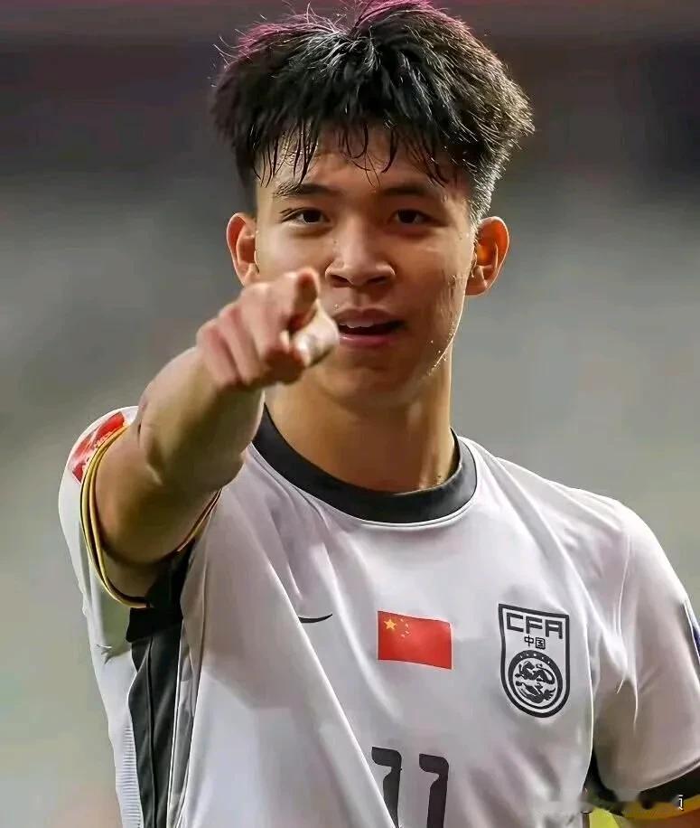 王钰栋拒德甲合同：为出场与薪资无奈留中超19岁新星王钰栋拒绝德甲门兴格拉德巴