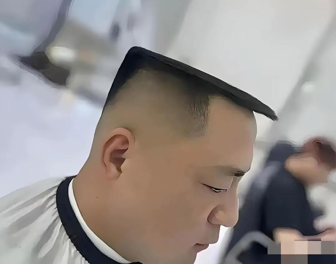 这款发型也太绝了吧！走在路上，回头率直接拉满，妥妥成为路人目光的焦点！真好看的