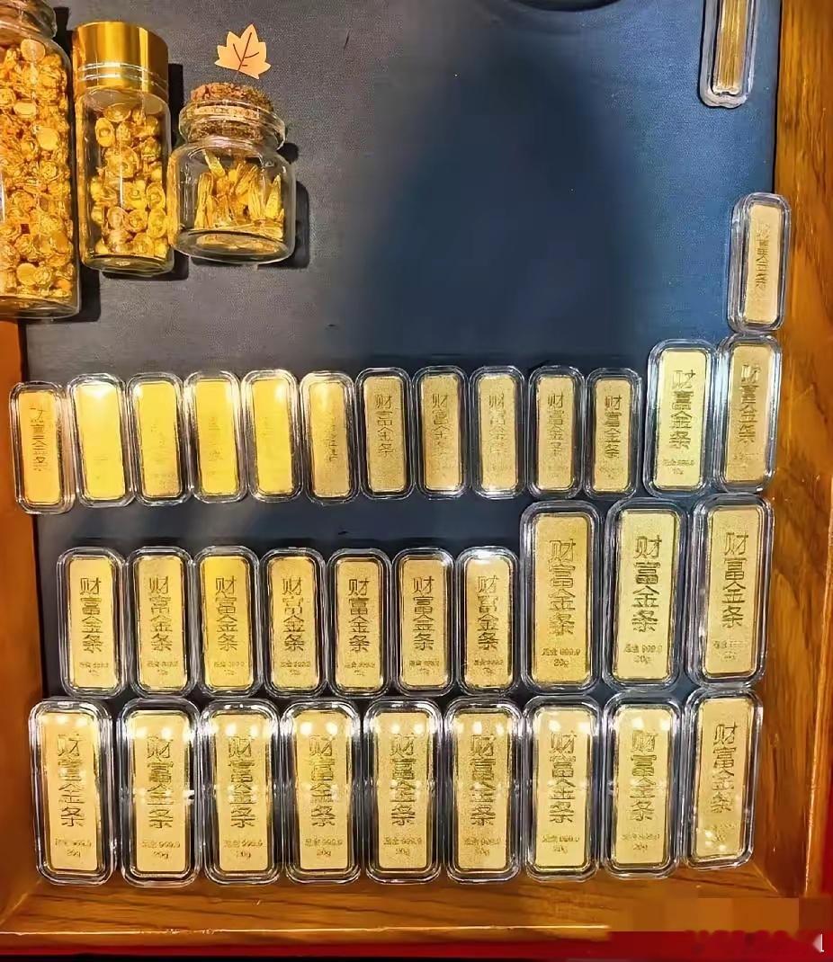 手里还有黄金的人，现在是彻底睡不着了，5月2日暗金价从1026跌到了1018每克