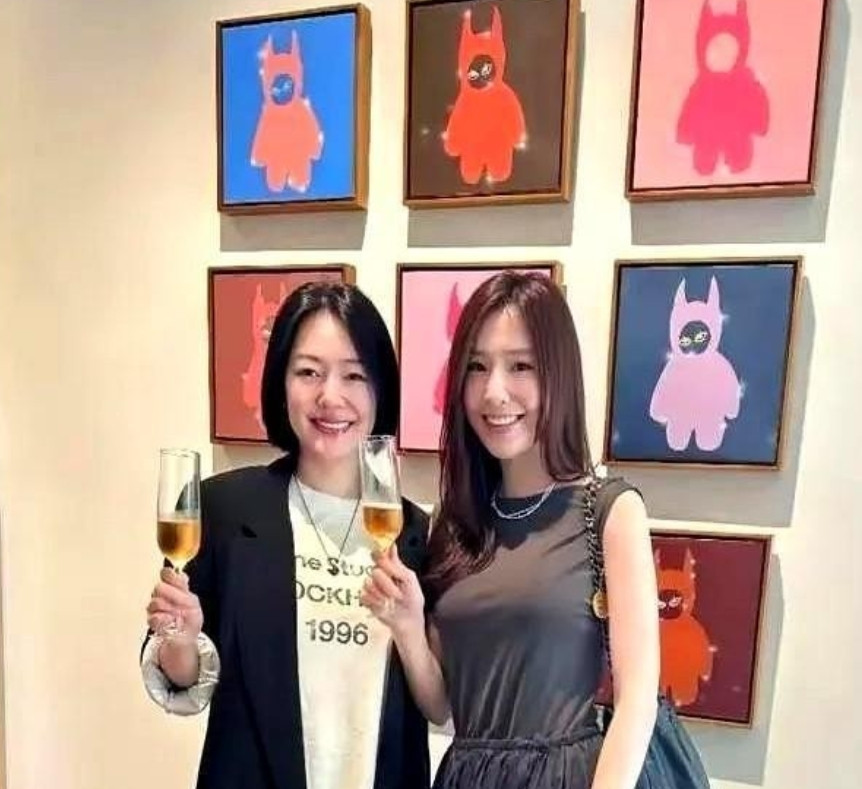 陶晶莹回台一句话，直接啪啪打脸S妈！明星当妈拼起来比普通人狠多了。最近刷到小S