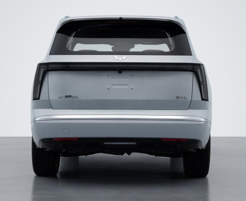 五菱的5/6座车型，星光L。别小看这车，市场定位非常精准。