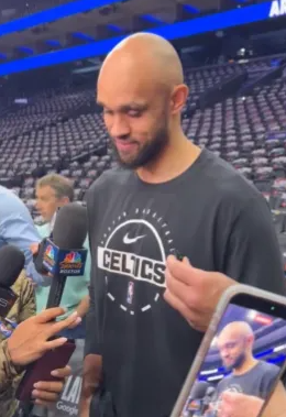 美记BobbyKrivitsky发文报道了德里克-怀特接受采访时被问到赢得体育