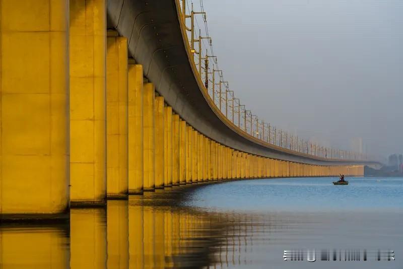 2026年将是极为关键的一年。我再次提醒，有在京沪购房需求的朋友，要做好百米冲刺