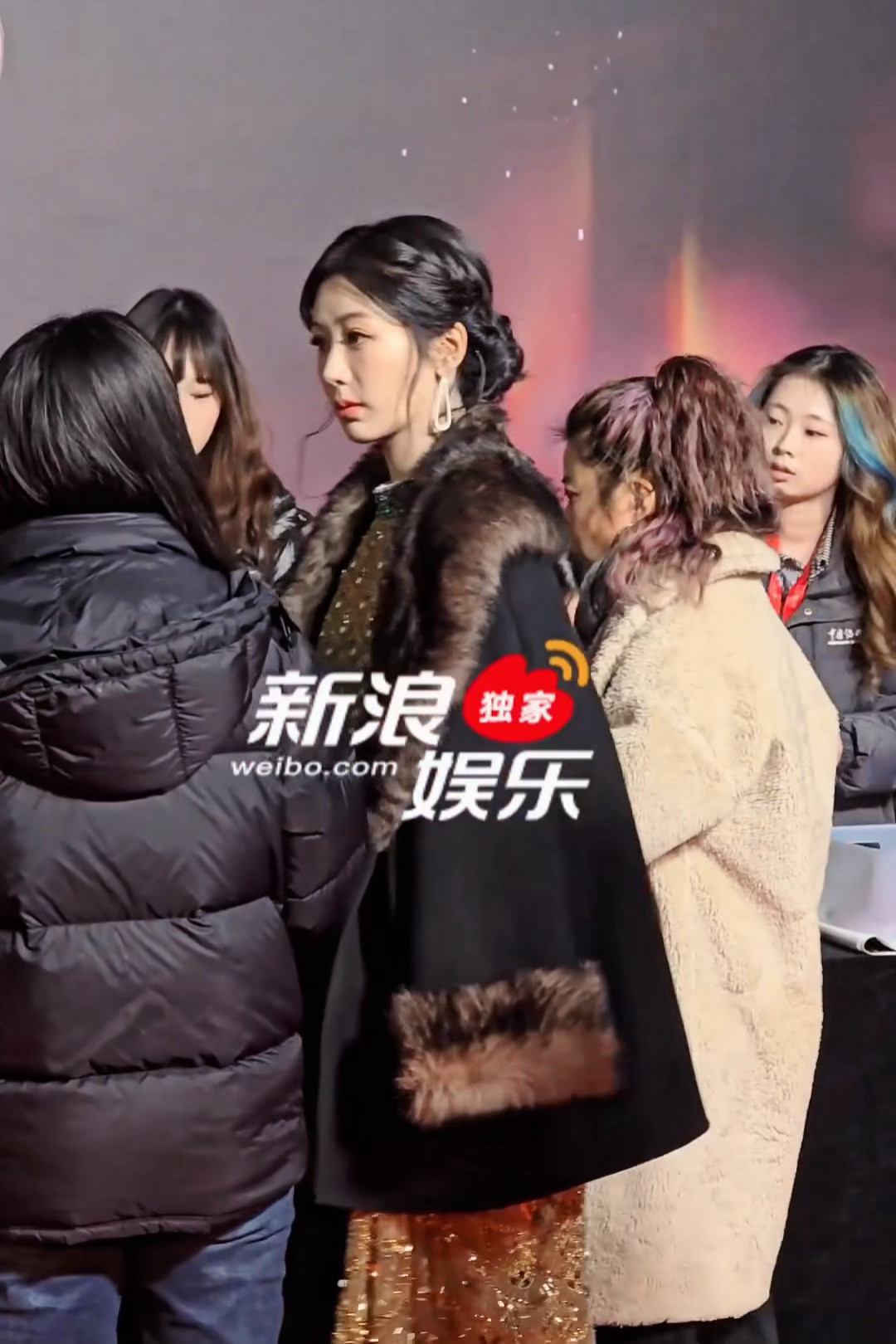 杨紫来喽，闪闪惹人爱微博之夜红毯