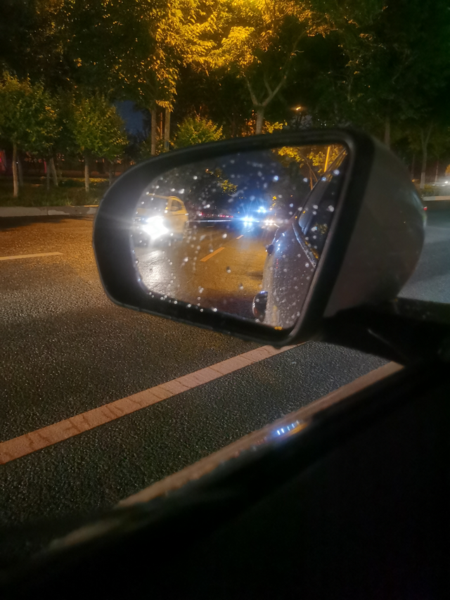 宋PLUSDM-i用车一个月出现的问题转眼提车马上一个月，行驶了六百多公里，这