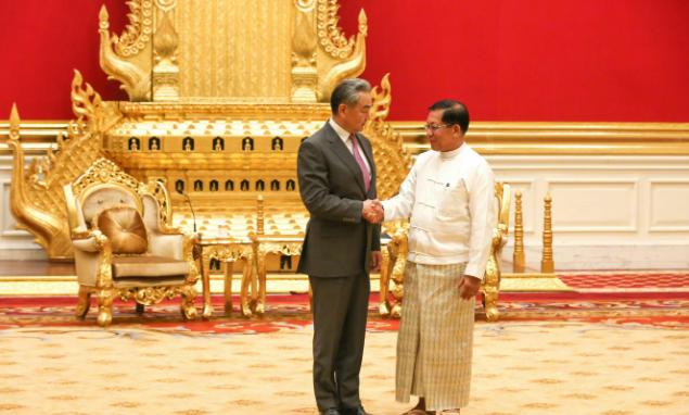 中国和缅甸谈妥了当地时间4月25日，缅甸新任总统敏昂莱在内比都会见了中国外交