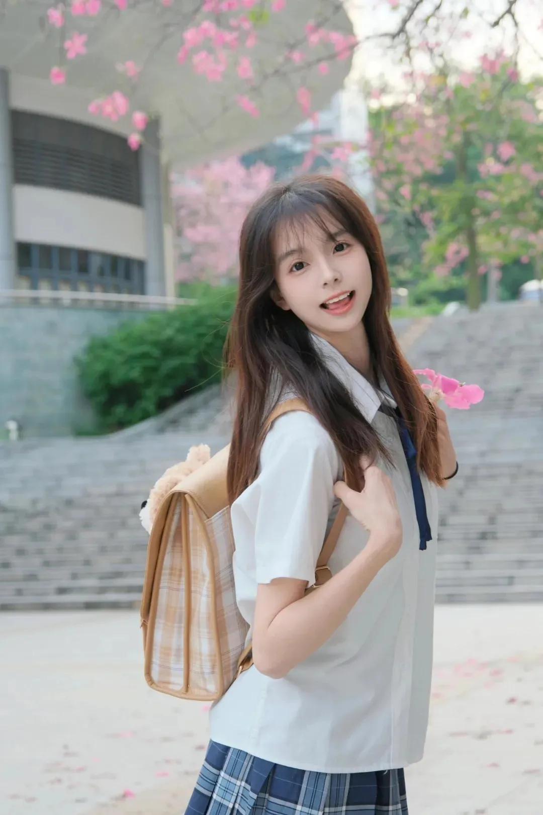 分享甜美小姐姐随手拍这是谁的JK小猫呀美少女美景分享