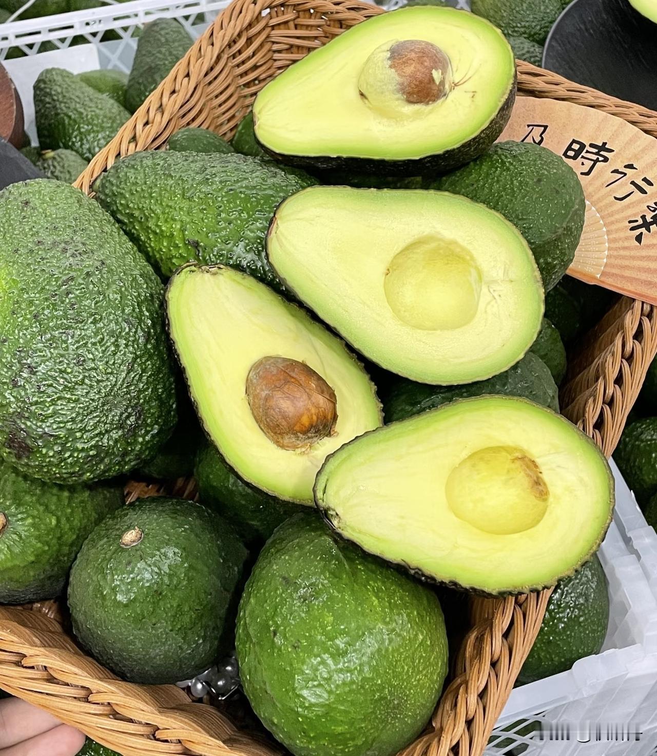 对血糖友好的10种食物中老年别错过一、裙带菜（清淡高纤，煮汤凉拌都可）二、