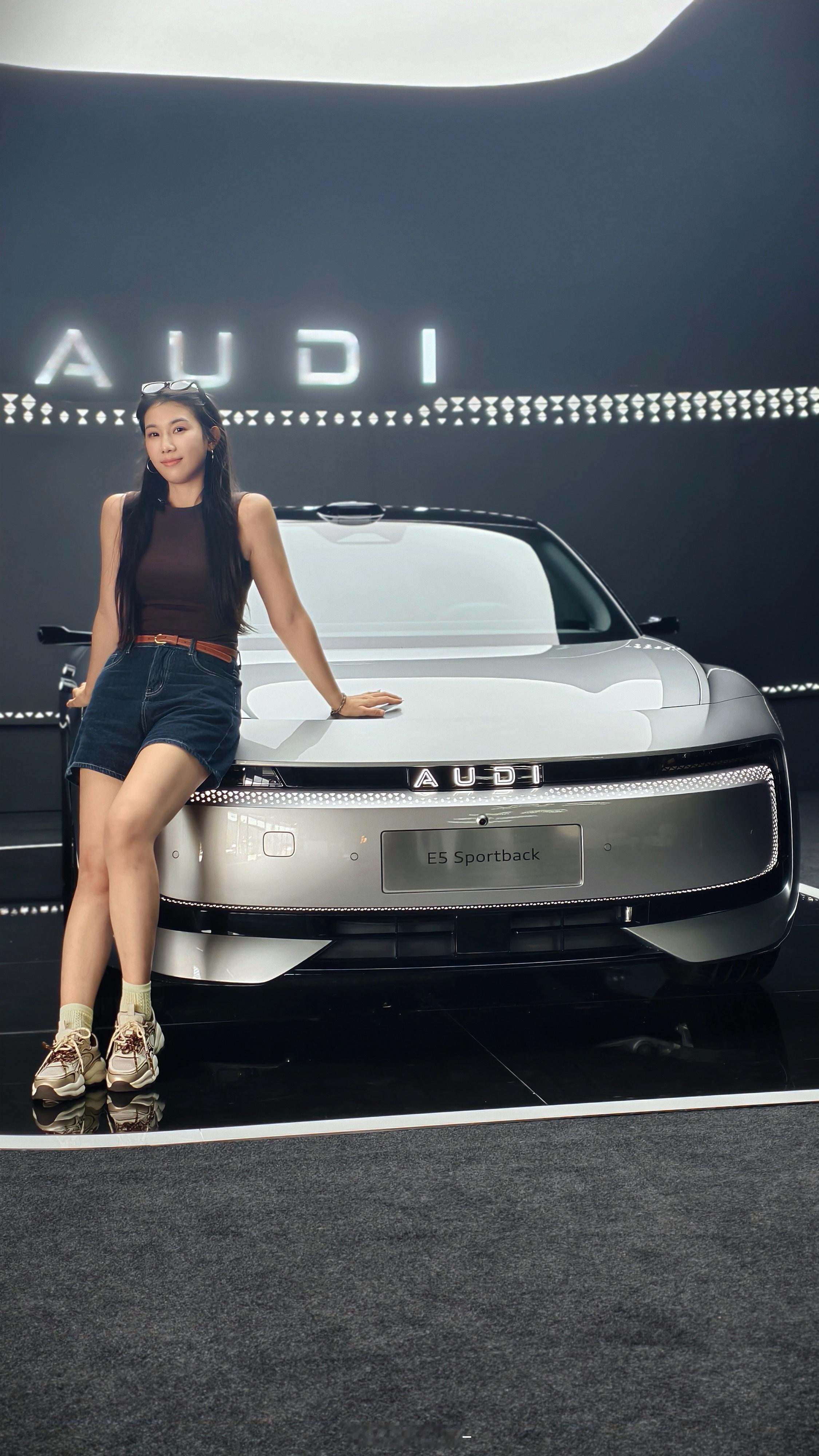 黑皮卷😯ootd卷妹的日常奥迪e5sportback​​​