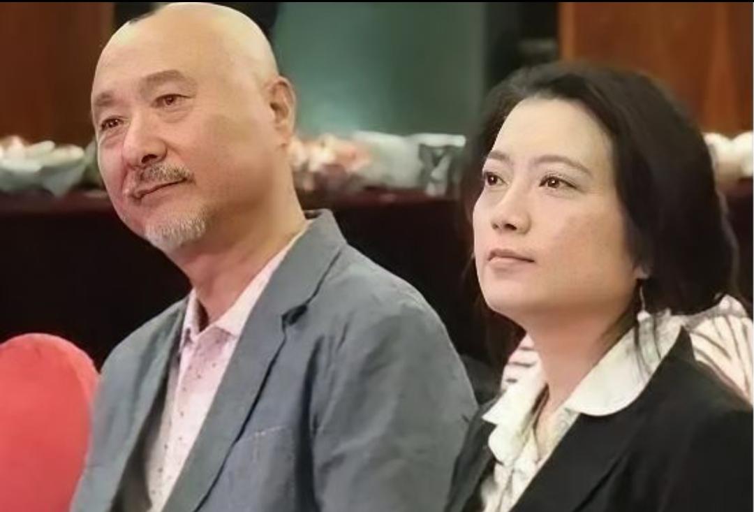 1998年妻子瞒着陈佩斯花79万买下北京荒山，所有人嘲笑她疯了，谁知多年后这片烂