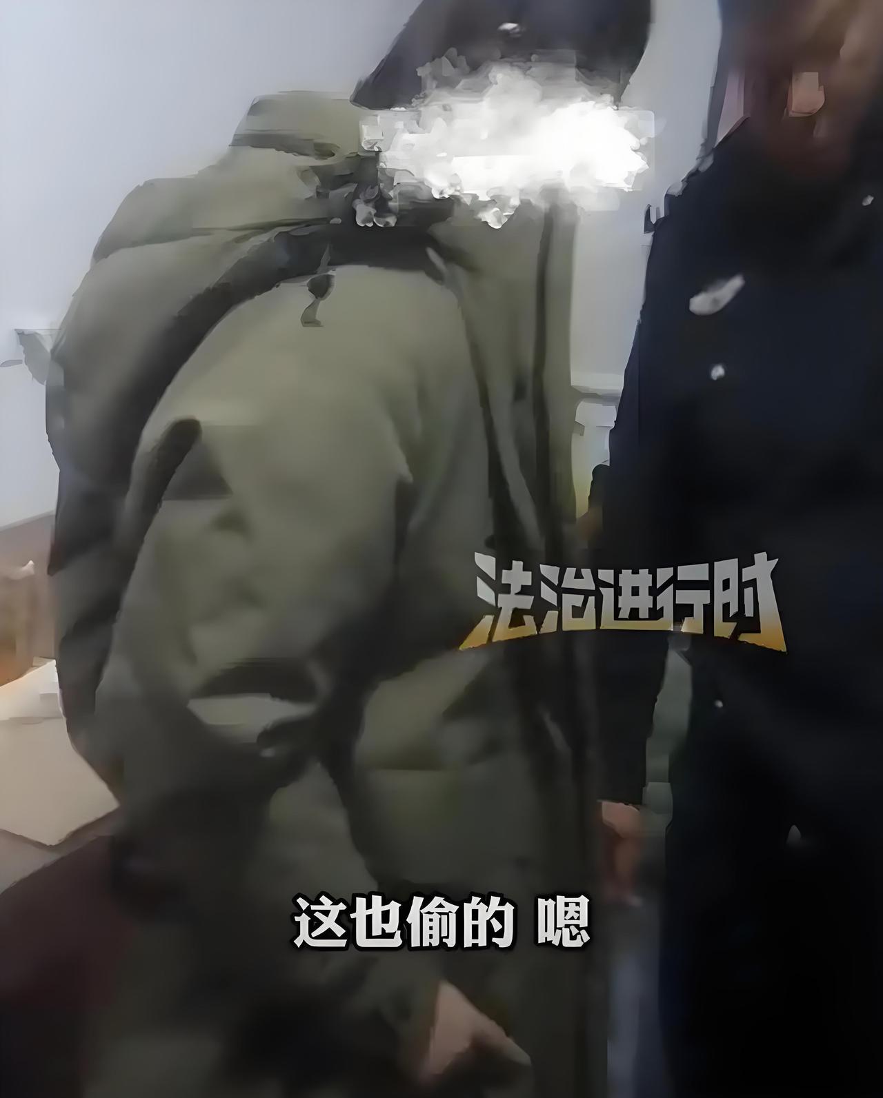 震惊！20多岁美女靠偷快递为生，专挑奢侈品下手，民警：她住高档小区全网哗然