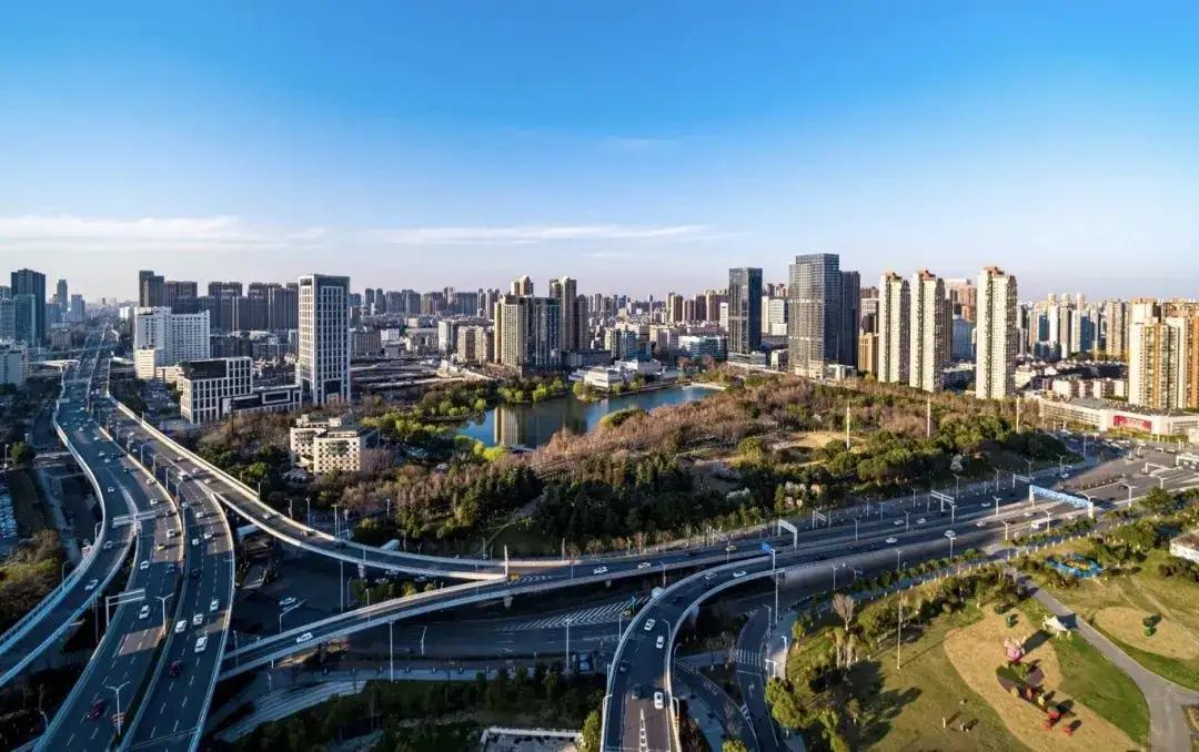 不管你信不信，但这就是赤裸裸的事实，武汉5个常见的全国第一领域如下：1、A级物