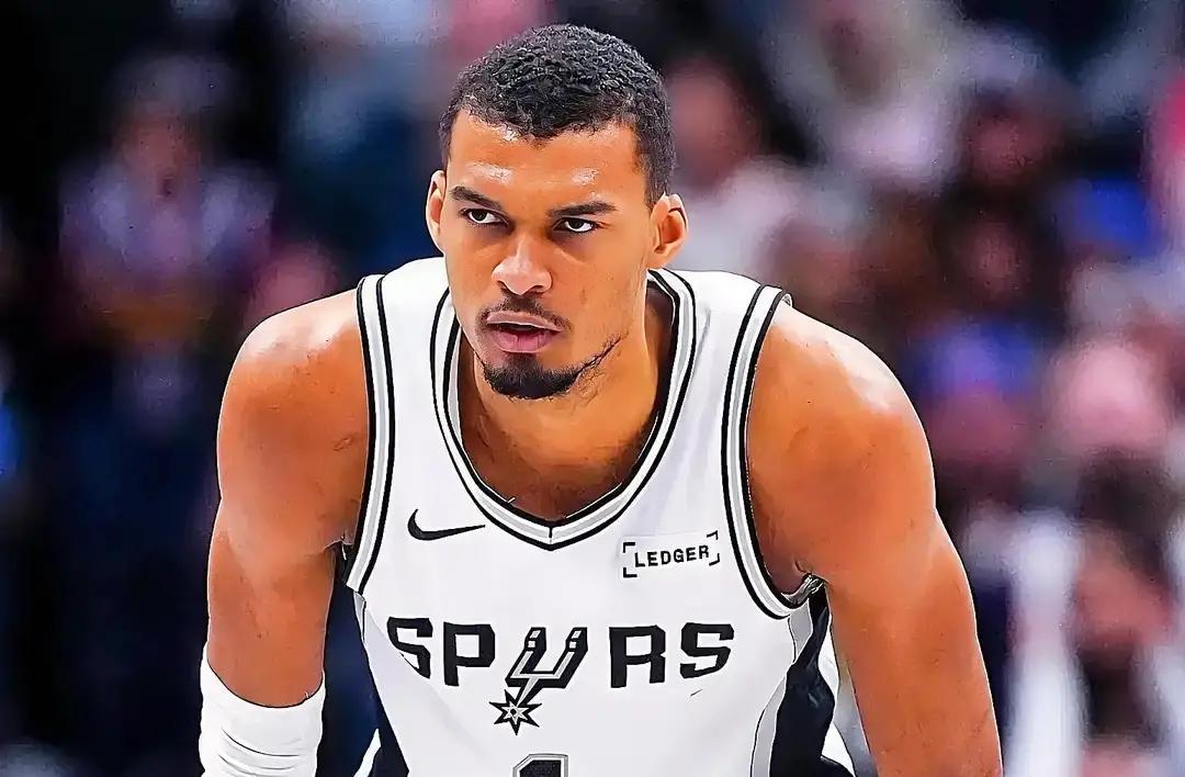 距离大奖仅差二十分钟！文班缺席开拓战，新规下的赛季悬局文班亚马缺席了与开拓者的