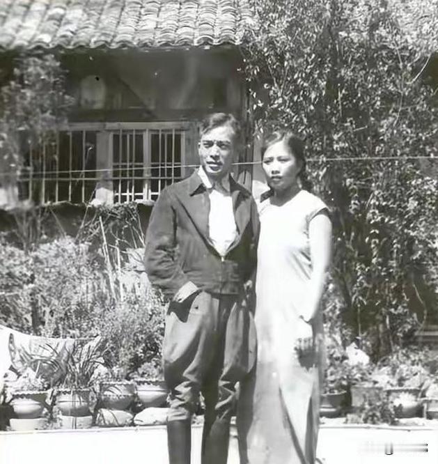 1938年，周恩来安排一名女特工打入国民党高层，没想到这名女特工竟嫁给了蒋