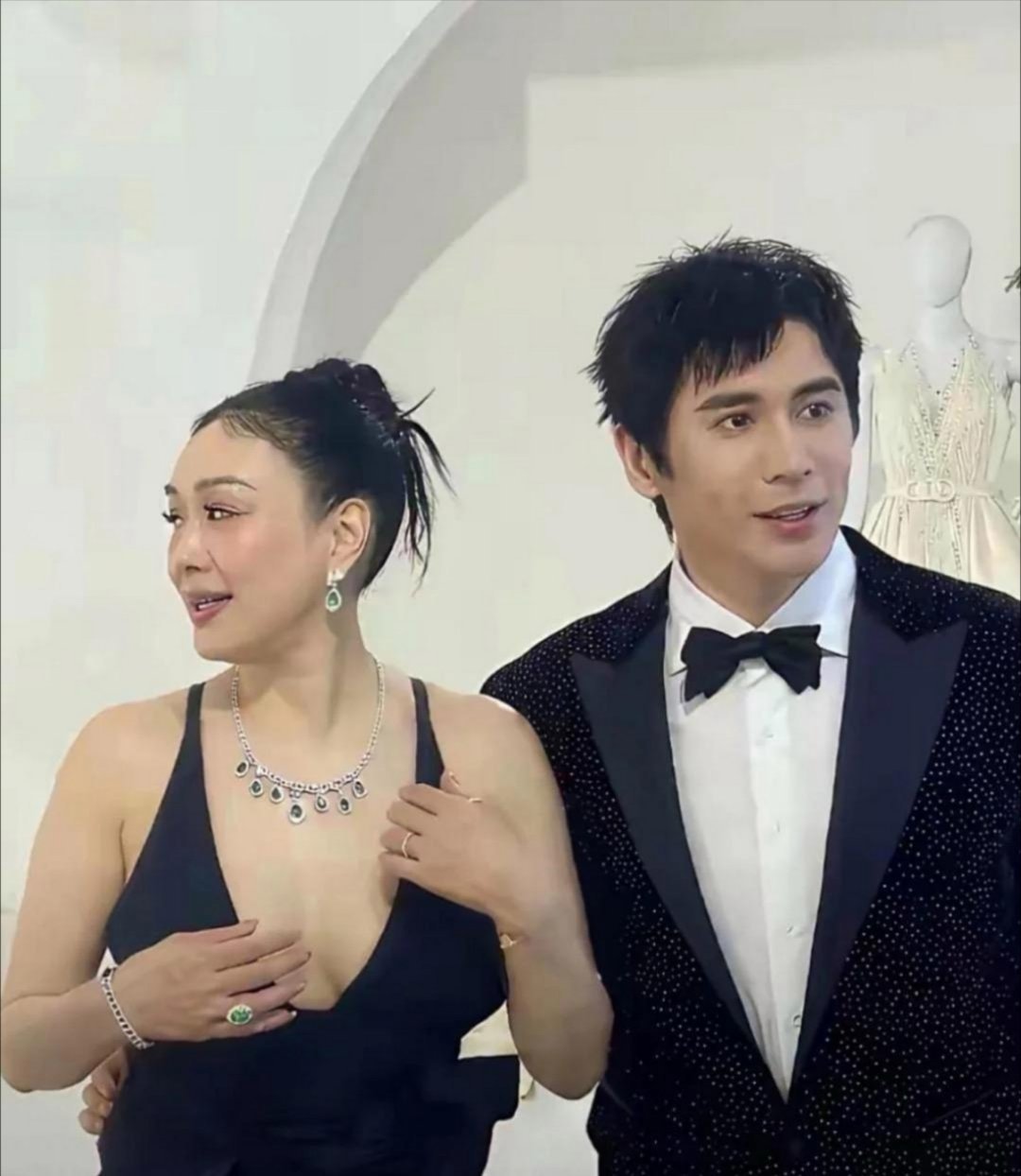 钟丽缇完全老了，差点没认出来